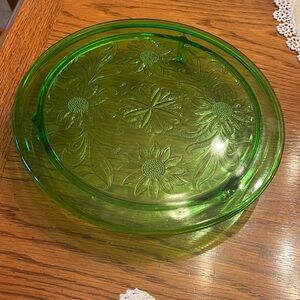 Vintage Jeanette sunflower cake plate